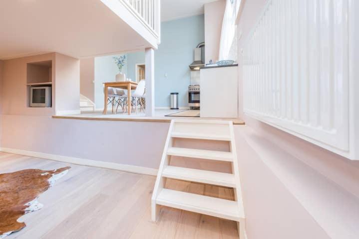 Hip Split Level Apartment On The Ground Floor Амстердам Екстериор снимка