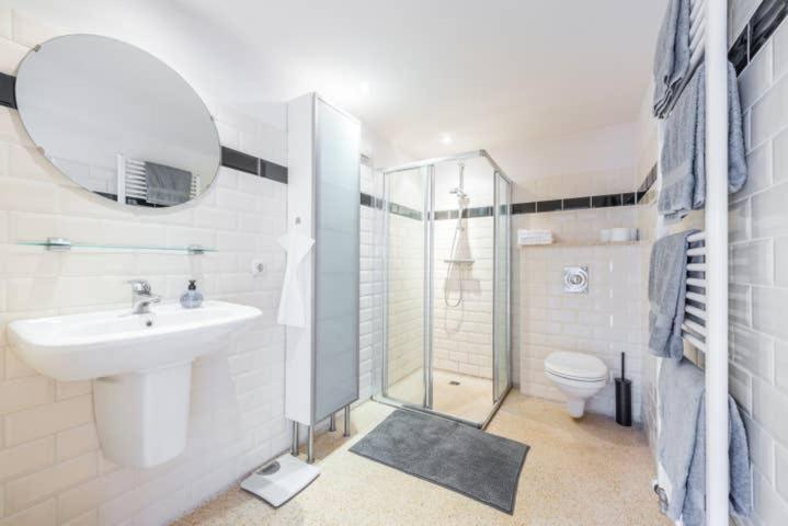 Hip Split Level Apartment On The Ground Floor Амстердам Екстериор снимка